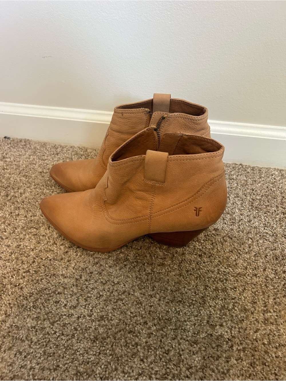 Frye Camel/Tan Leather Pointed Ankle Booties